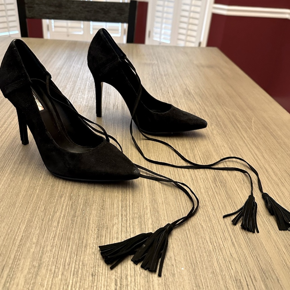⭐️2for$15⭐️ Guess tasseled ankle tie heels
